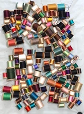 COLORFUL LOT 170 VINTAGE WOODEN SPOOLS OF SEWING THREAD vtg * All wooden