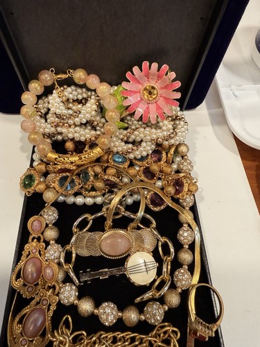 Lotto bigiotteria costume vintage! MONET, TRIFARI e altro ancora! - Foto 4 di 5
