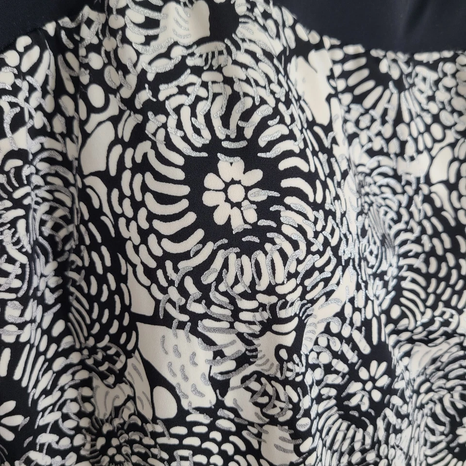 Женская майка для плавания Jaclyn Smith 22W с черным цветочным узором встроенный бюстгальтер - Изображение 4 из 4