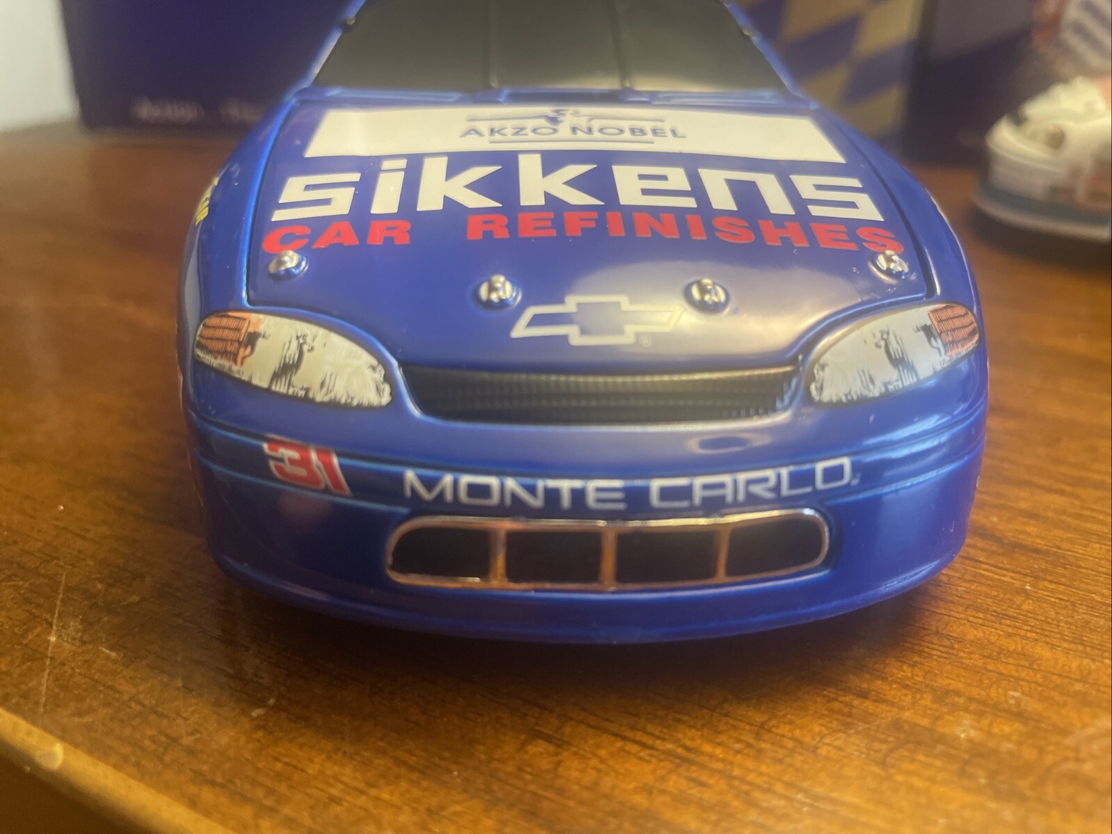 Picture 5 of 24