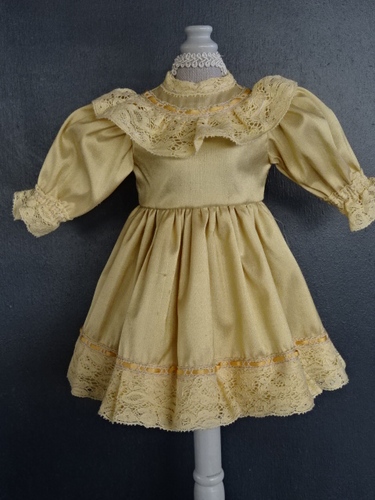 ROBE en soie bleue pour poupée ancienne ou moderne