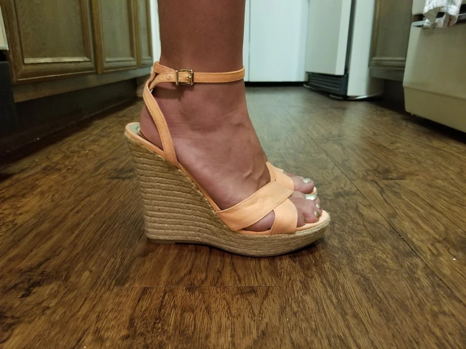 Madden Girl Steve Madden Sandals High Heels Sexy Wedges Peach Espadrille 8 / 38 Foto 4 de 4