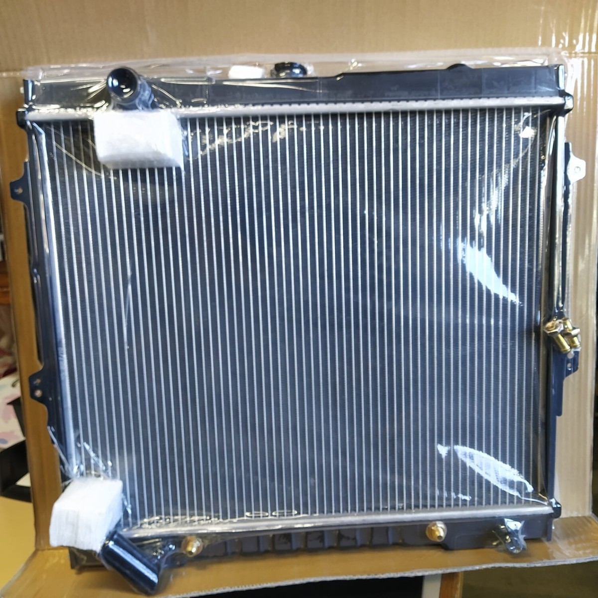 Ryo!! FOR MITSUBISHI PAJERO NH NJ NK 91-97 RADIATOR, 3.5L 6G74 V6