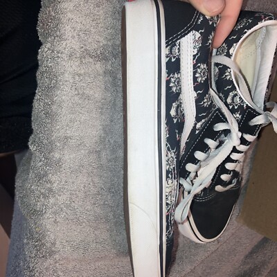 VANS Off the Wall Skull Roses Print Old Skool Sneakers Men's VANS Off the Wall Skull Roses Print Old Skool Sneakers Men's