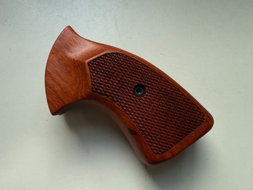 Cool Grips For Colt D short butt grips Diamondback checkered hardwood - Picture 4 of 6