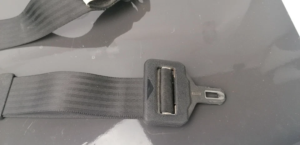 MERCEDES BENZ W123 S123 Wagon cinturón de seguridad trasero REPA Foto 2 de 4