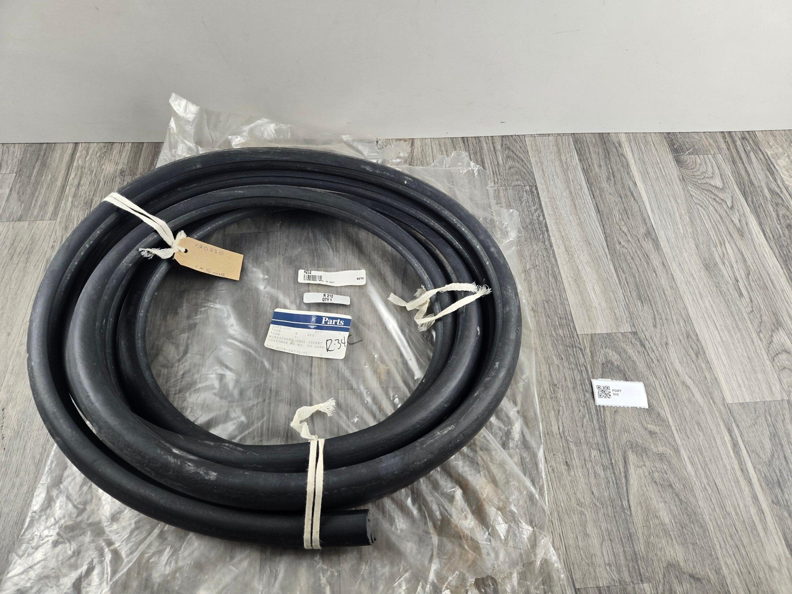 Rolls Royce & Bentley Windshield Seal Waterstrip Rubber US3084 / 120330