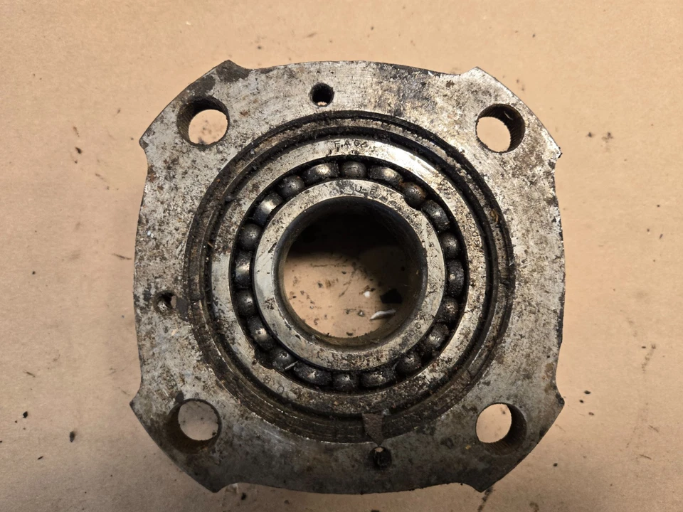 Buje de rueda de suspensión trasera original MG MGA 1500 1600 OEM Foto 3 de 4