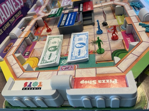 Juego electrónico Mall Madness Talking 1989 vintage funcionando casi completo - Imagen 8 de 18