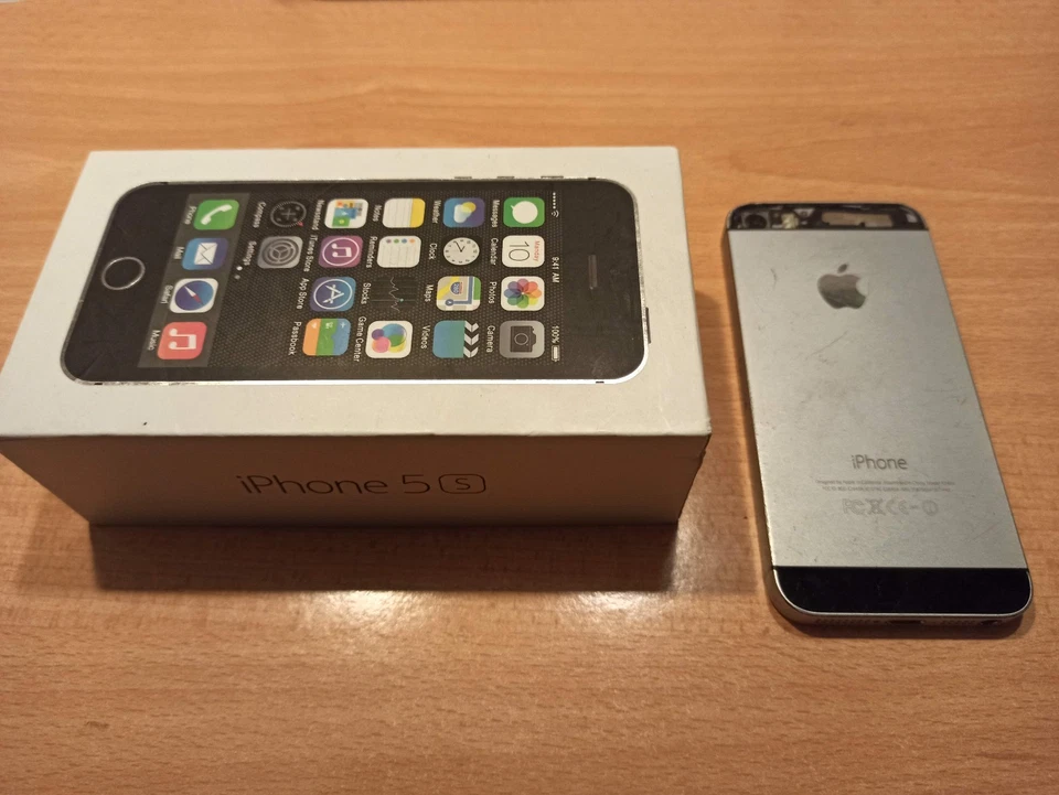 Apple iPhone 5s - 32GB - Space Grey (Sbloccato) - Immagine 2 di 2