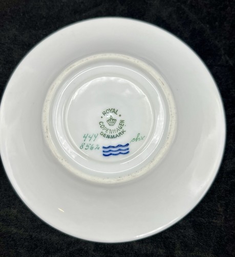 Royal Copenhagen Henriette Demitasse Cup Saucer Flowers Gold 444/8562 c. 1965 - Picture 7 of 14