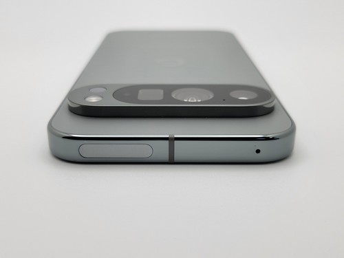 Google Pixel 9 Pro GR83Y 128GB Great Condition | Hazel | UNLOCKED - Afbeelding 5 van 7