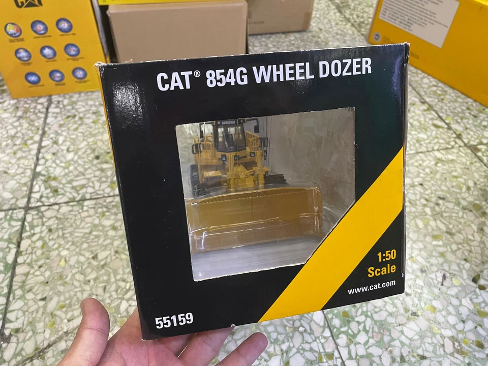 Norscot Caterpillar Cat 854G Wheel Dozer 1/50 Scale DieCast Model 55159 New Box - Image 3 of 4