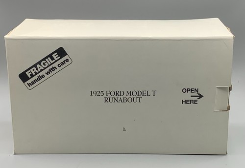Danbury Mint 1/24 Scale - 1925 Ford Model T Runabout - Black - Picture 9 of 9