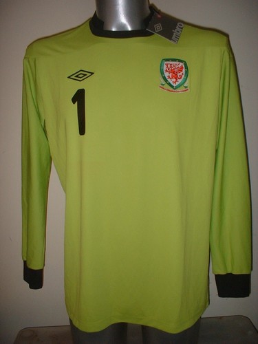 Camiseta deportiva nueva de fútbol de fútbol de Gales Umbro M L XL nueva con etiquetas - Imagen 2 de 4