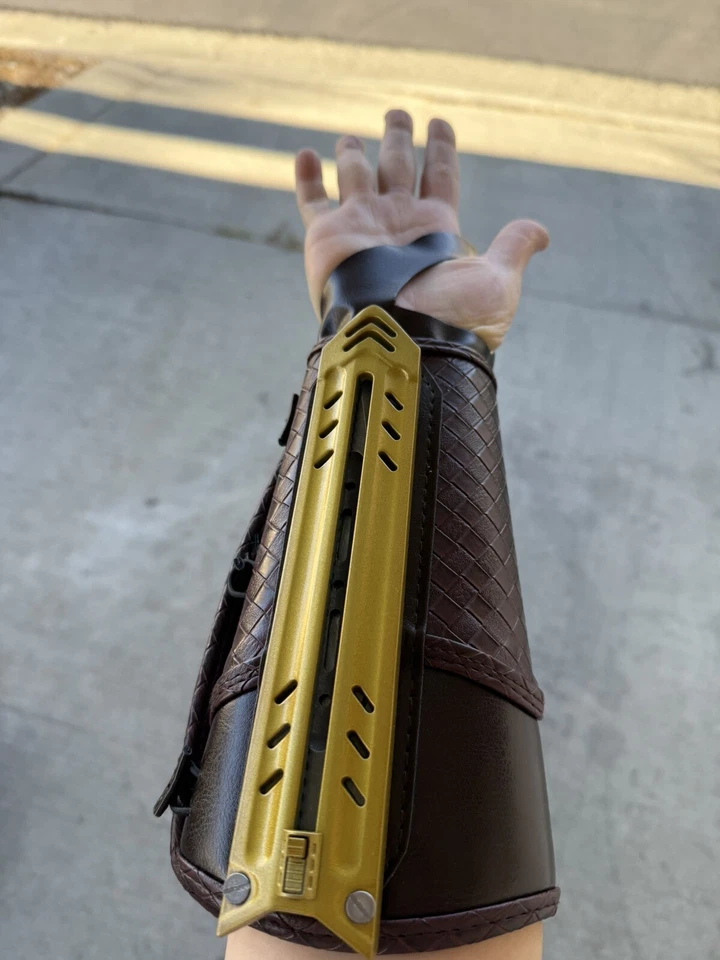 Assassin Creed Black Hidden Blade Deluxe Metal Blade 1:1 Full Size - Image 4 of 4