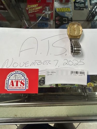 **SALE Vintage Working Timex Men's Watch Automatic Base Metal Bezel Steel SALE**