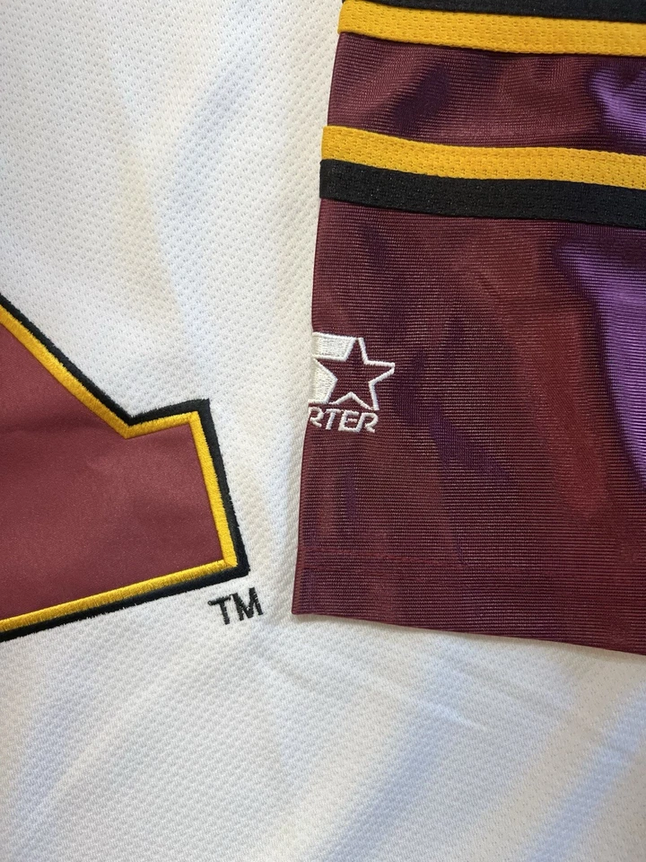 Vintage University Of Minnesota Twin Cities Starter Hockey Jersey Size Large - Image 4 of 4