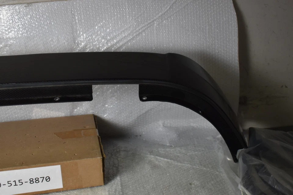 ALERÓN INFERIOR TRASERO FORD MUSTANG FIBRA CARBONO 2008 Foto 4 de 4