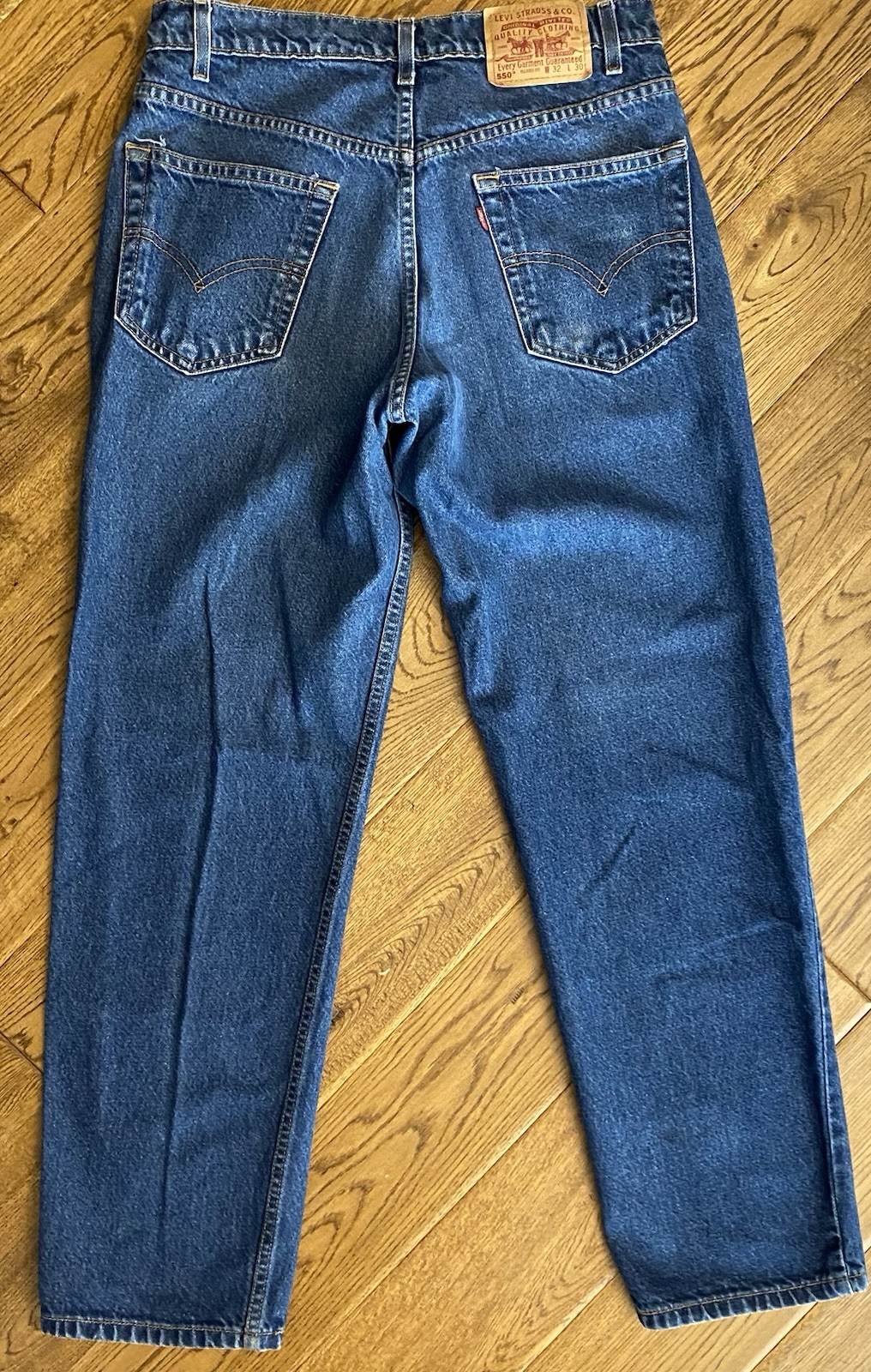 LEVI'S 505 Regular Fit Mens Jeans 30 x 30 Zip Fly Vintage Denim (tag says 32x30)