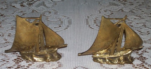 Vtg 2 Solid Brass Sailboats Nice Patina 4.5" x 4.5" Boat Sails Full of Wind - Picture 2 of 11