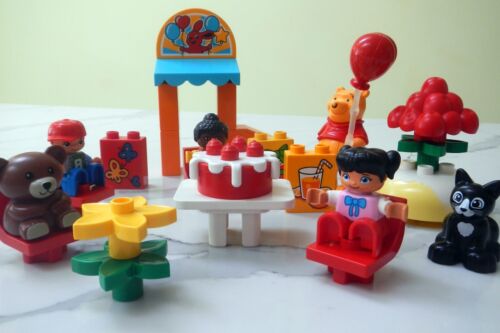  Duplo lego Winnie Pooh's Birthday party with 3 children, cat, bear, cake, more - Afbeelding 1 van 5