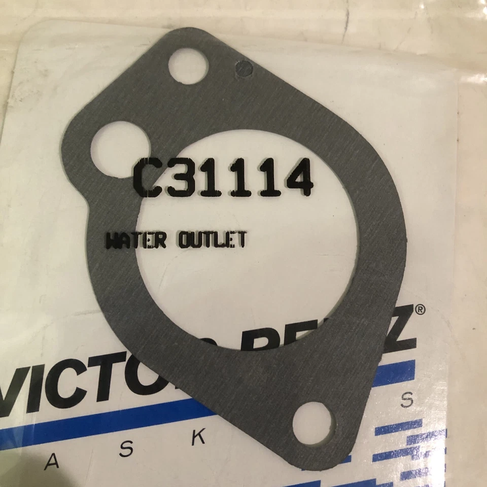 Junta de carcasa de refrigerante Victor Reinz C31114 hecha en EE. UU.  Foto 2 de 3