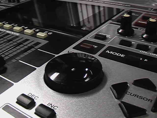 Roland MC-909 Groove Box Sampler..Rare! | eBay Roland MC-909 Groove Box Sampler..Rare! | eBay