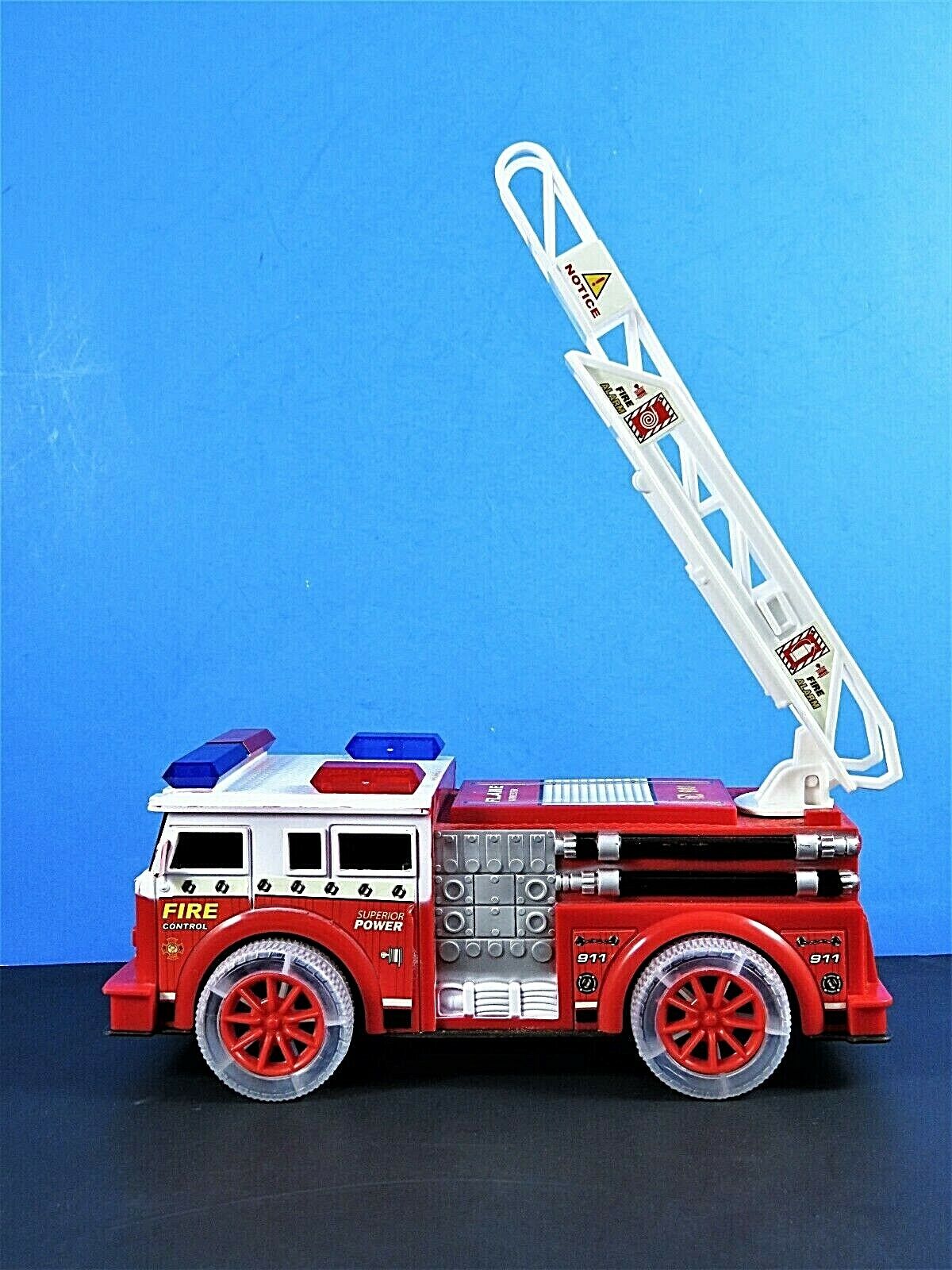 Fire Engine Truck Kids Toyl Kids Toy Extending Ladder & Lights & Siren Sounds Vo