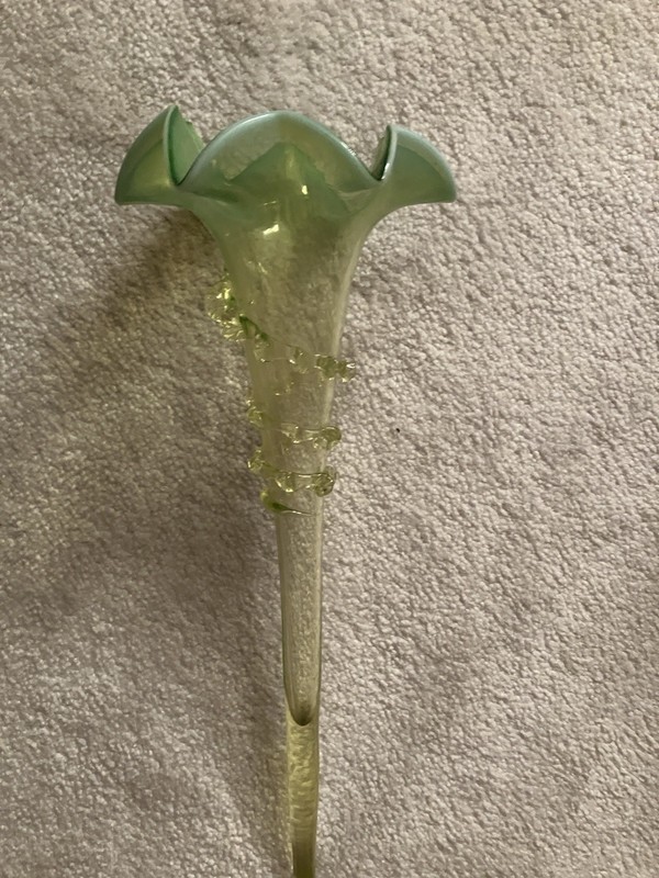ANTIQUE Victorian Epergne HORN  Green GLASS RUFFLED EDGE 12” WAVY Rigaree