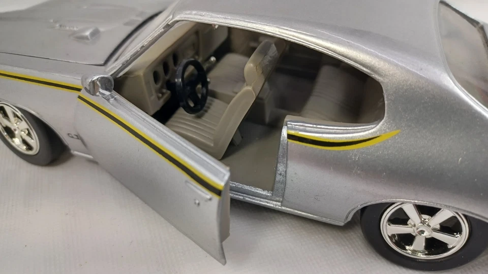 Pontiac GTO 1969 plateado fundido a presión 1:24 Foto 4 de 4