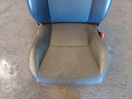 TOYOTA Yaris Hybrid 2012-2014 Front Drivers Side Seat - Picture 2 of 10