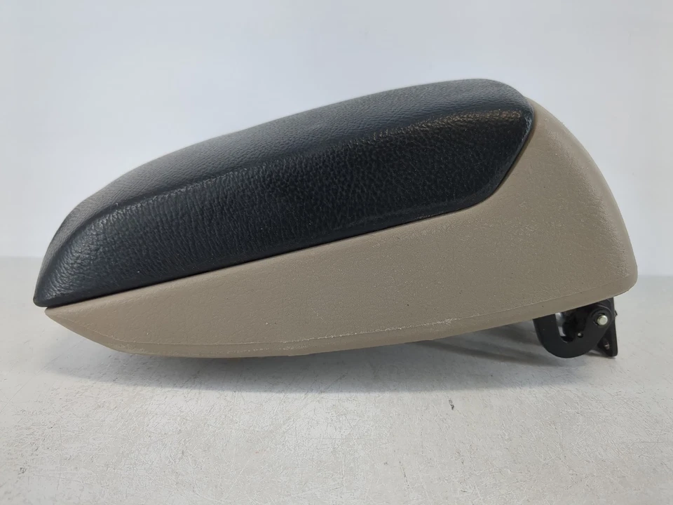 Kia Spectra 2008 consola central reposabrazos cubierta tapa negra J7RRL Foto 4 de 4