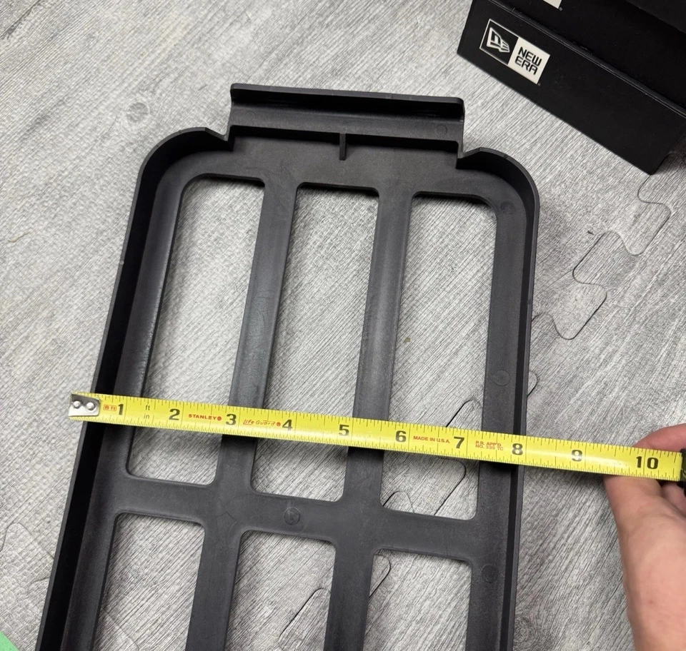 NUEVA ERA LISTONES PARED SOMBRERO BANDEJAS ESTANTE ESTANTE EXHIBICIÓN DORMITORIO MINORISTA EQUIPADO LOTE DE 9 Foto 4 de 4