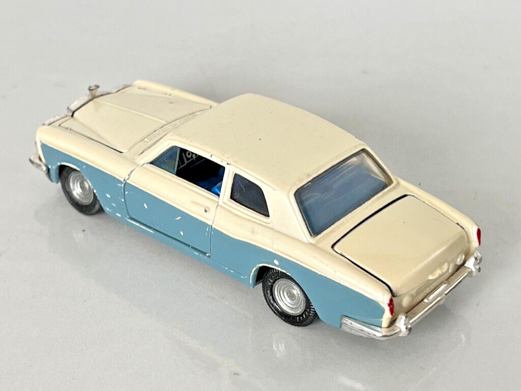 Corgi Toys No. 273 Rolls Royce Silver Shadow - Golden Jacks