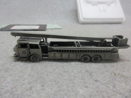AMERICAN LAFRANCE SNORKEL TRUCK LE Pewter Model MiNt In Box FRANKLIN MINT - Picture 2 of 5