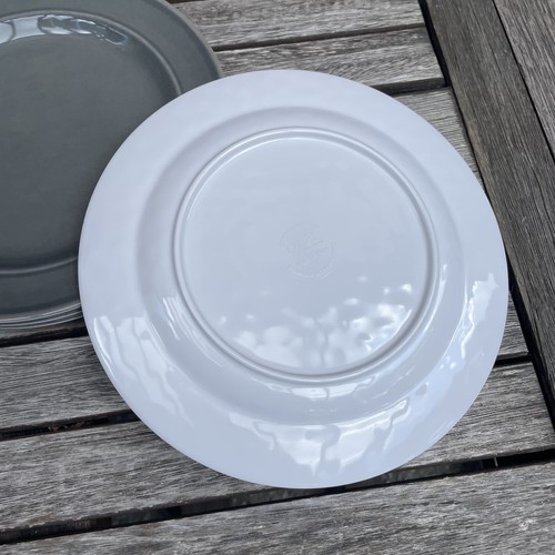 Pottery Barn Cabana Melamine Salad Plates Set Of 4 Gray Summer Scuffed NWOT - Picture 3 of 7