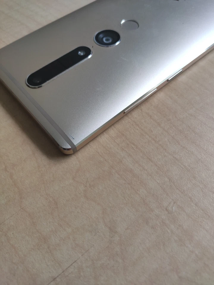 Lenovo Phab 2 Pro PB-690Y 64 GB Desbloqueado Champange Dorado Android Foto 2 de 4