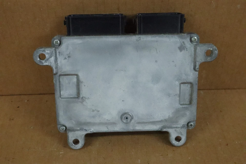 Módulo informático de control del motor Mitsubishi Outlander 2017 2,4 L ECU OEM 1860C990 Foto 2 de 4