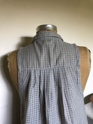 New SILENCE & NOISE Gray Plaid Urban Outfitters Sheer Sleeveless SHIRT TOP M - Picture 3 of 8