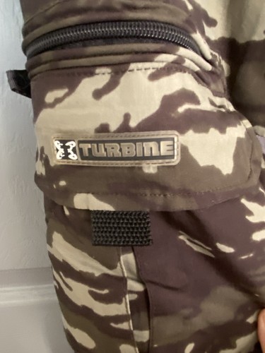 Turbine Performance Boardwear Camo Cargo Snowboard/Ski Pants. Boys Medium - Picture 2 of 4