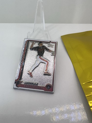 2025 Topps Series One Gunnar Henderson Pin Super Box Baltimore Orioles - Picture 2 of 2