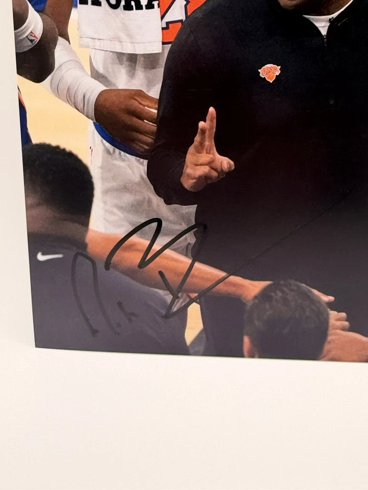 Foto firmada por Mike Brown de 8x10 entrenador de los Knicks de Nueva York certificado de autenticidad JSA Foto 2 de 2
