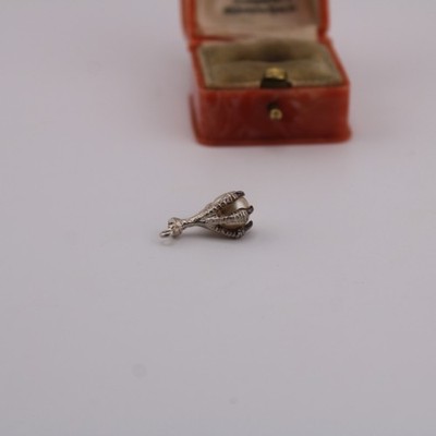 B2.2 Vintage Silber Adlerkralle hält Kunstperlen Kugel Charm Anhänger um 1970