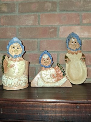 Vintage Max Hindt Pottery, Set Of 3, Chickens In Blue Bonnets