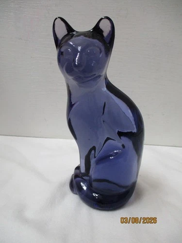 Fenton Glass Amethyst Purple Sitting Cat 5" Figurine