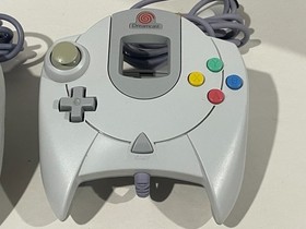 2x Sega Dreamcast Controllers Pair White lot set NTSC SEGA HKT-7700