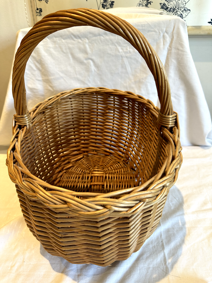 Vintage Wicker Shopping Picnic Basket with handle Height 20cm
