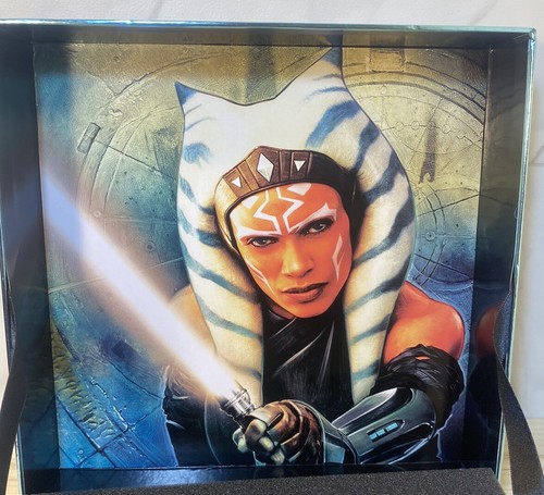 Ahsoka Tano Corona y Collar Raro Gamestop Exclusivo Disney Star Wars Caja Abierta - Imagen 5 de 5
