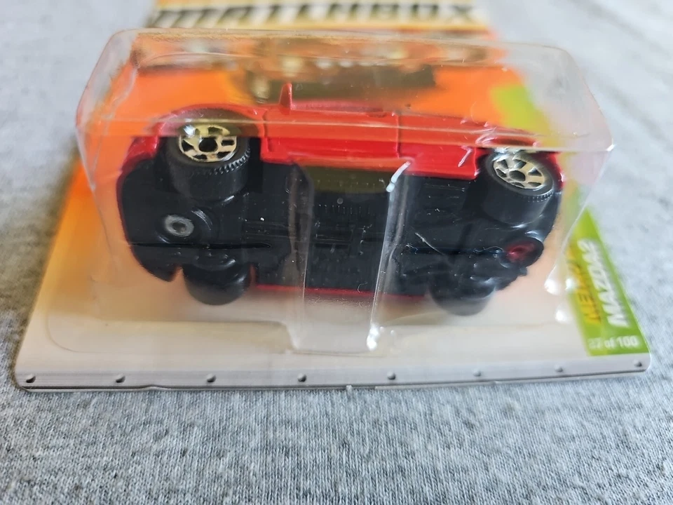 2010 Matchbox MAZDA2 Red 27/100 LITTLE BEND Metro Rides - Image 4 of 4